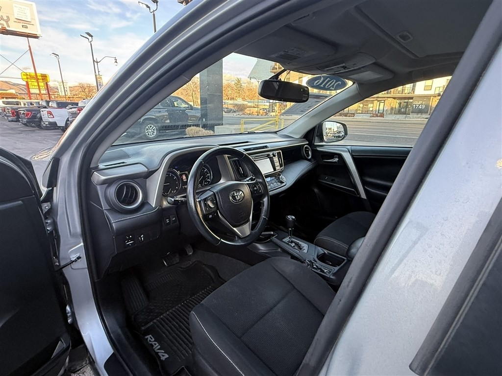 Toyota RAV4 XLE AWD 2016