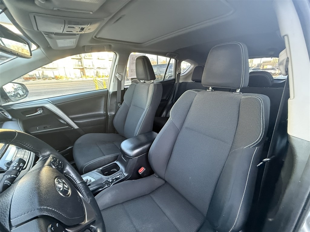 Toyota RAV4 XLE AWD 2016