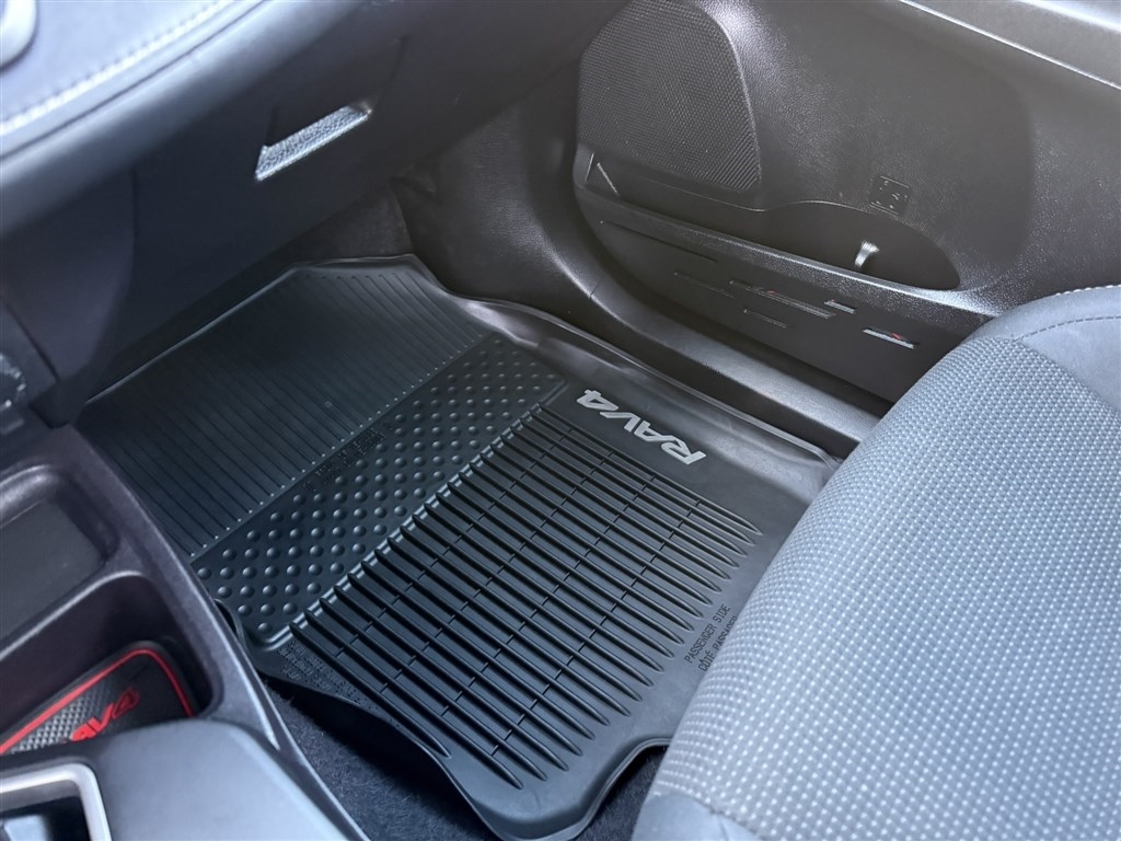 Toyota RAV4 XLE AWD 2016