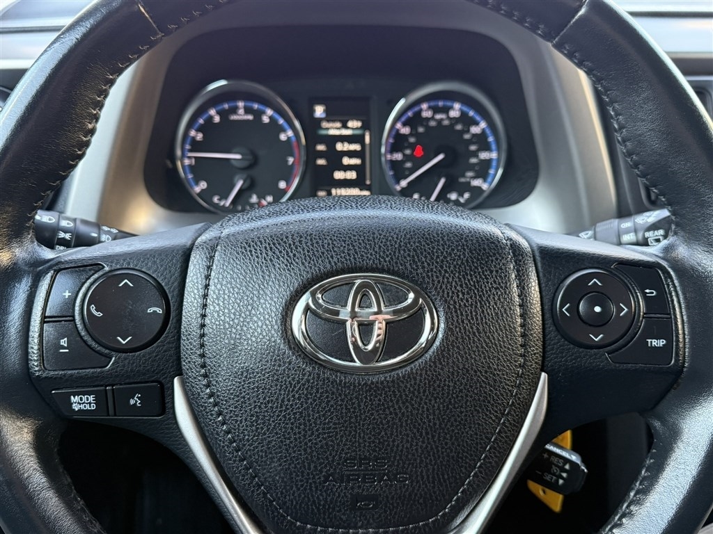 Toyota RAV4 XLE AWD 2016