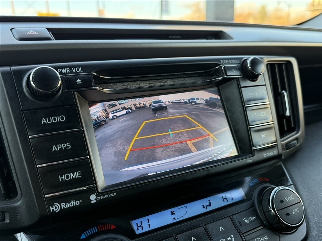 Toyota RAV4 XLE AWD 2016