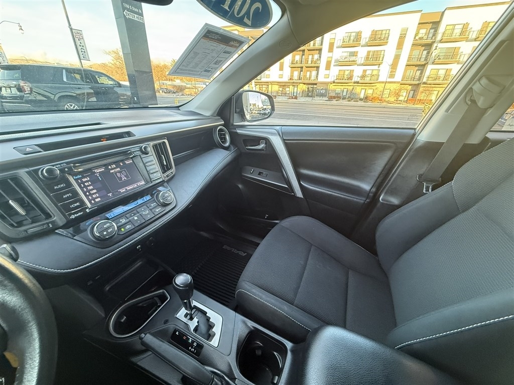 Toyota RAV4 XLE AWD 2016