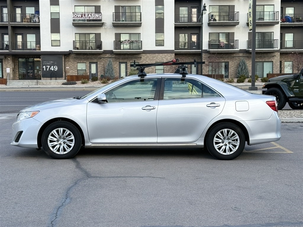 Toyota Camry 4dr Sdn I4 Auto XLE (Natl) 2013