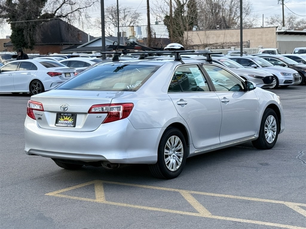 Toyota Camry 4dr Sdn I4 Auto XLE (Natl) 2013