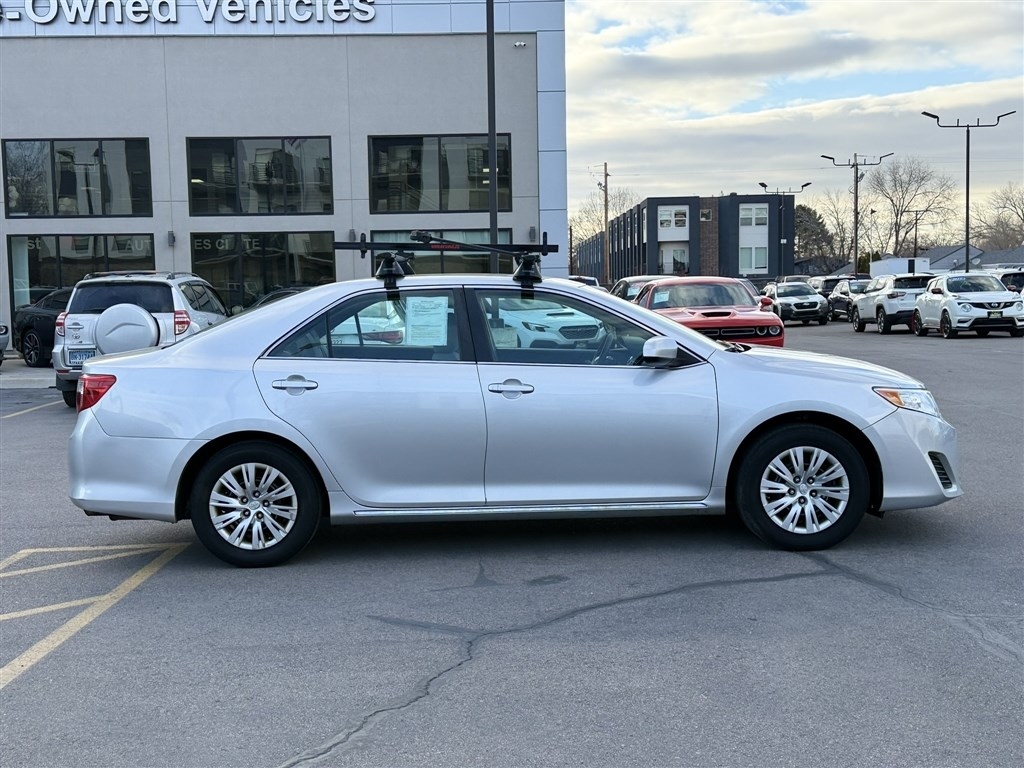 Toyota Camry 4dr Sdn I4 Auto XLE (Natl) 2013