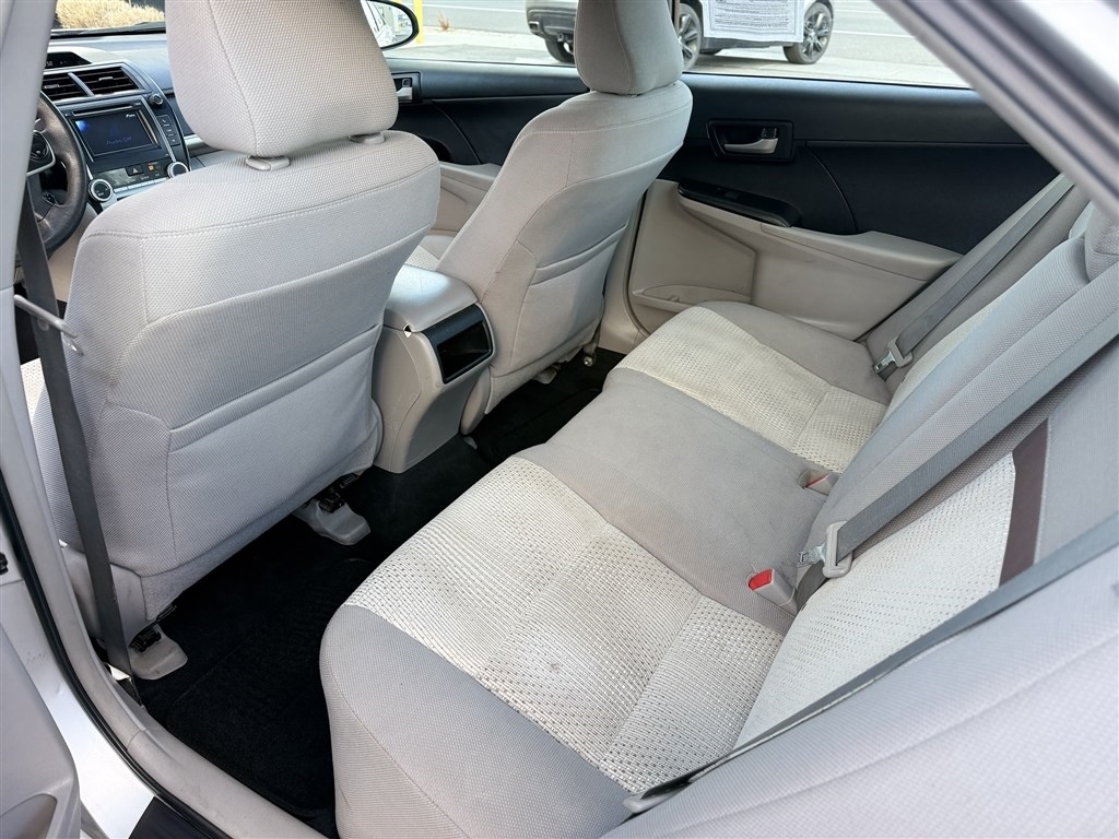 Toyota Camry 4dr Sdn I4 Auto XLE (Natl) 2013