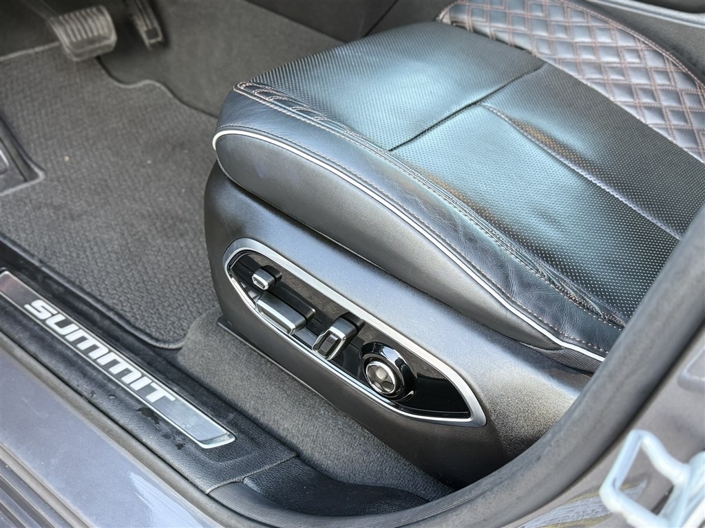 Jeep Grand Cherokee 4xe Summit Reserve 4x4 2022