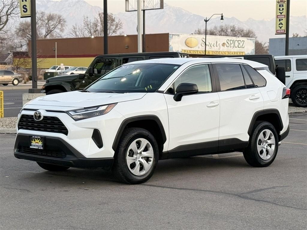 Toyota RAV4 LE AWD 2024