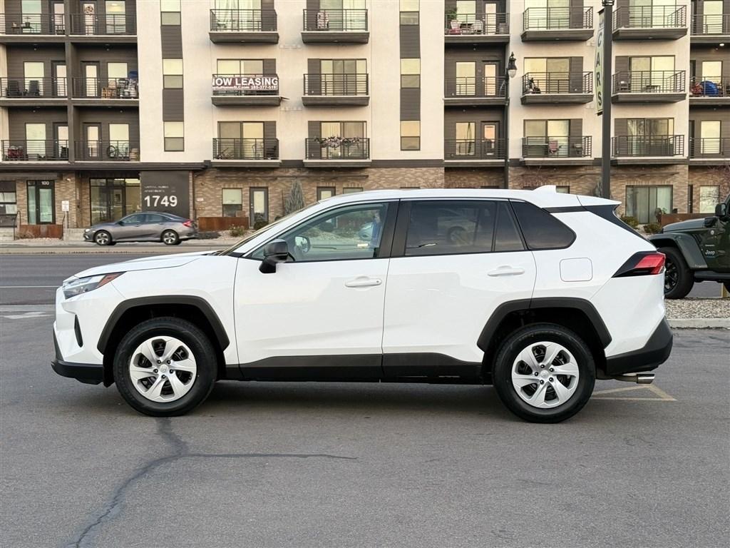 Toyota RAV4 LE AWD 2024