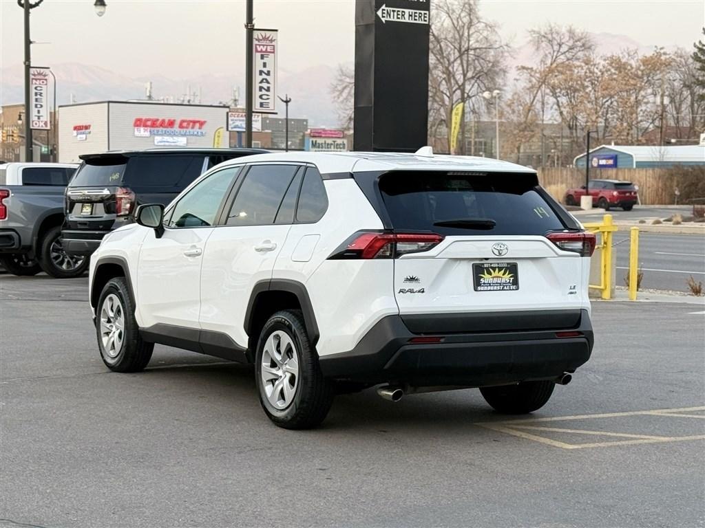 Toyota RAV4 LE AWD 2024