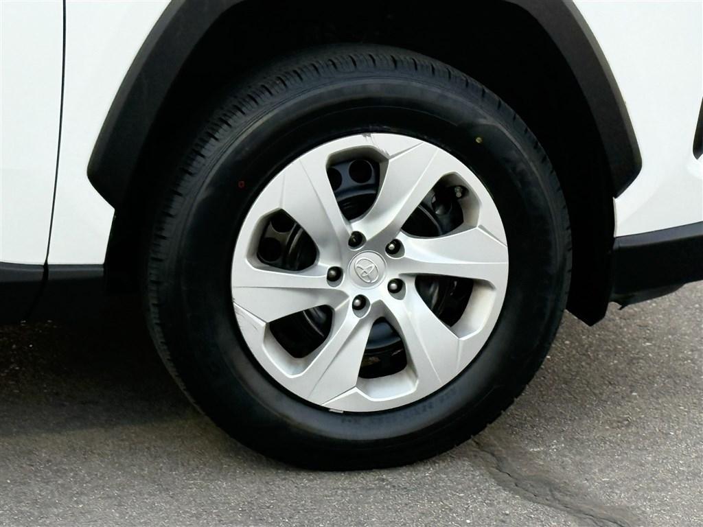 Toyota RAV4 LE AWD 2024