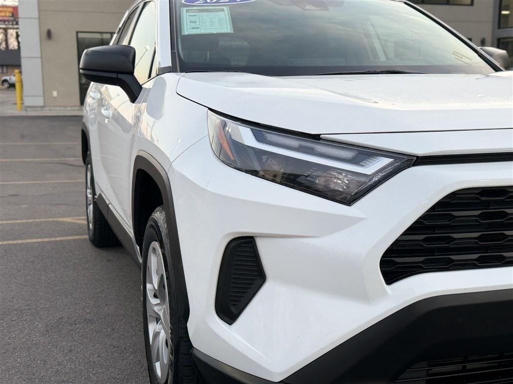 Toyota RAV4 LE AWD 2024