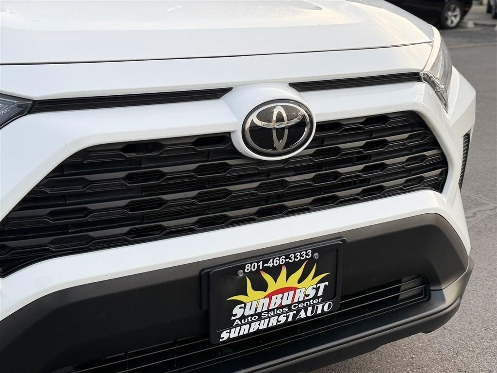 Toyota RAV4 LE AWD 2024