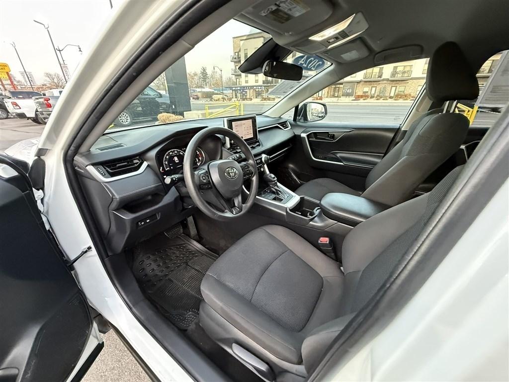 Toyota RAV4 LE AWD 2024