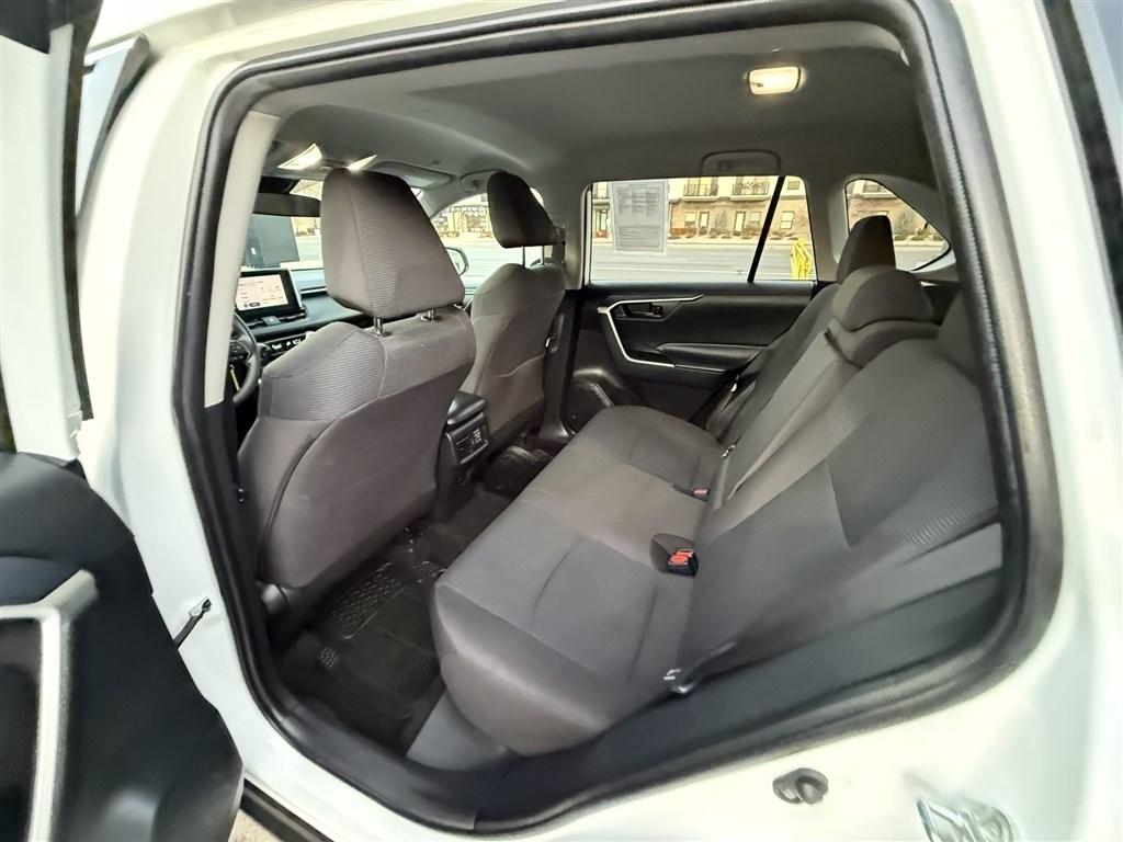 Toyota RAV4 LE AWD 2024