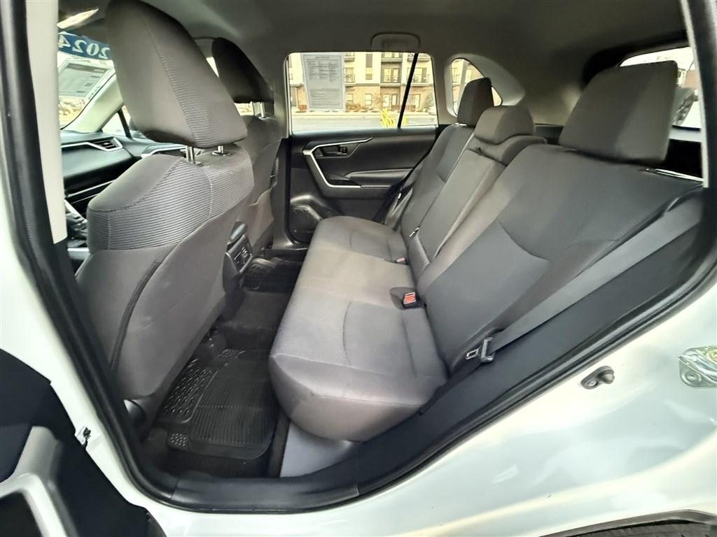 Toyota RAV4 LE AWD 2024