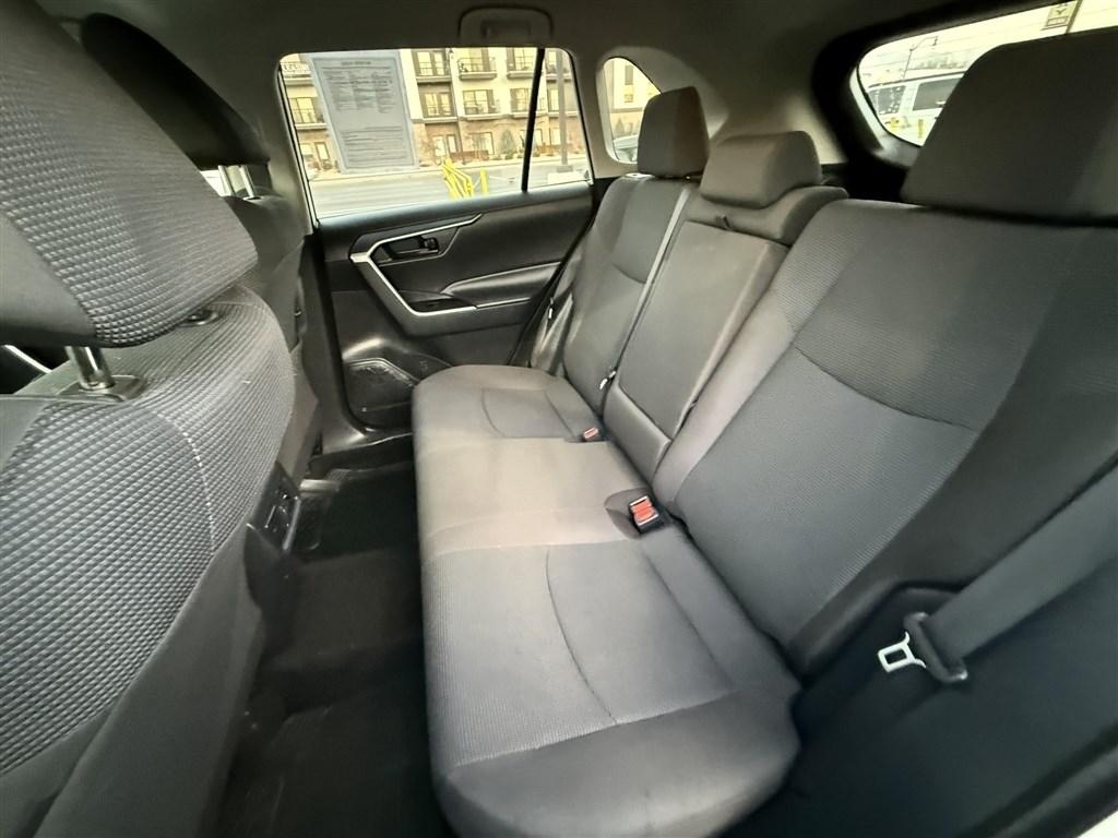 Toyota RAV4 LE AWD 2024