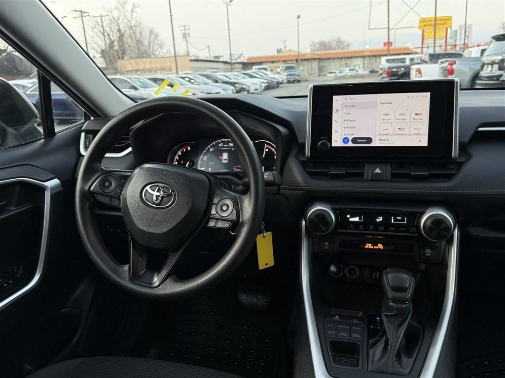 Toyota RAV4 LE AWD 2024