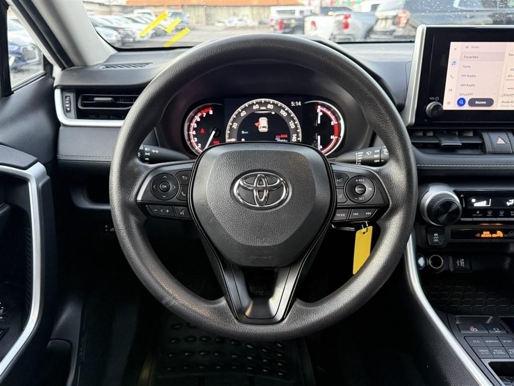 Toyota RAV4 LE AWD 2024