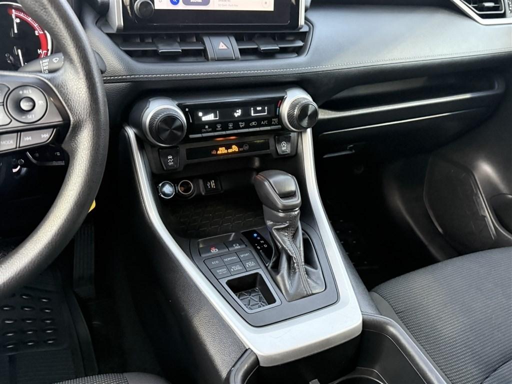 Toyota RAV4 LE AWD 2024