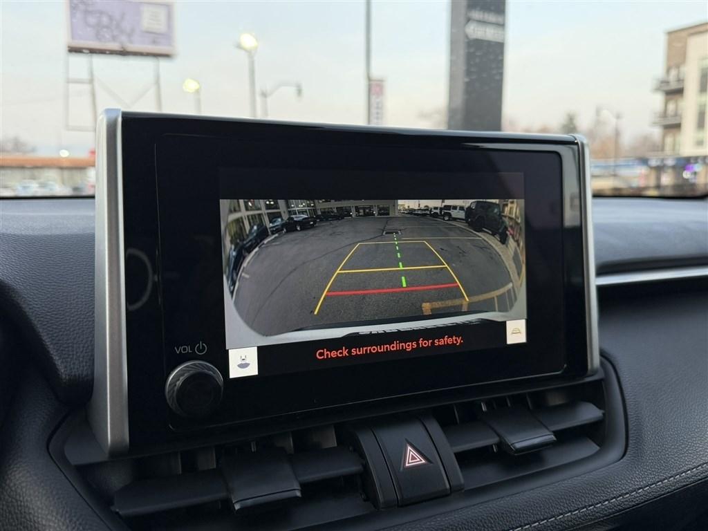 Toyota RAV4 LE AWD 2024