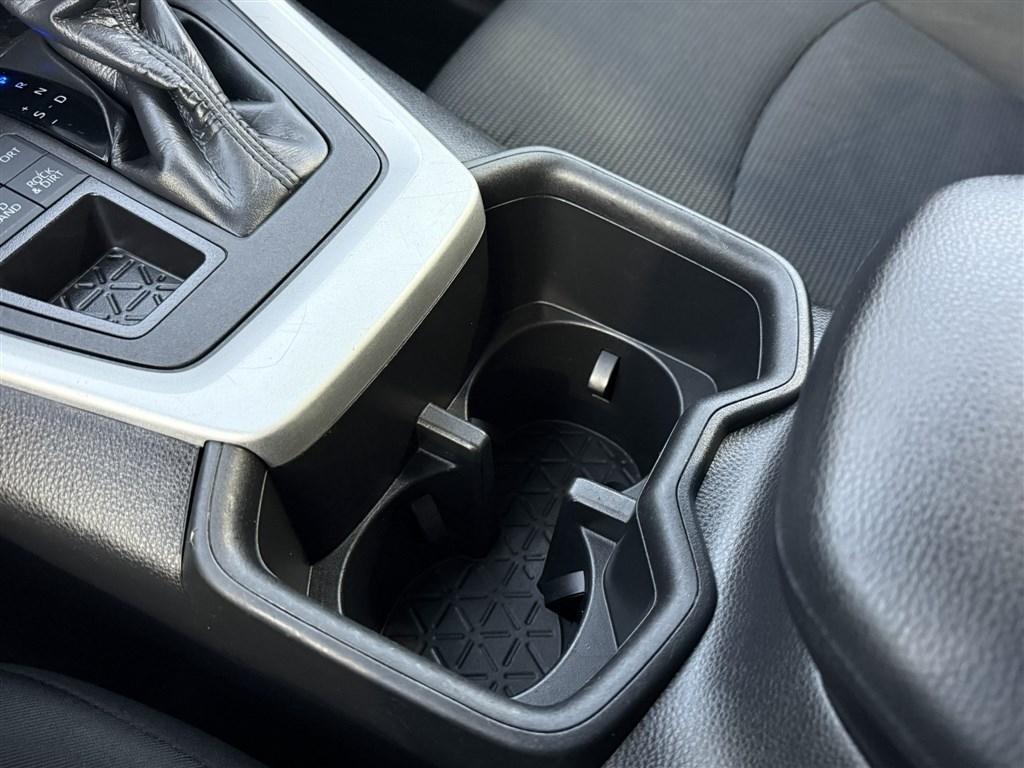 Toyota RAV4 LE AWD 2024