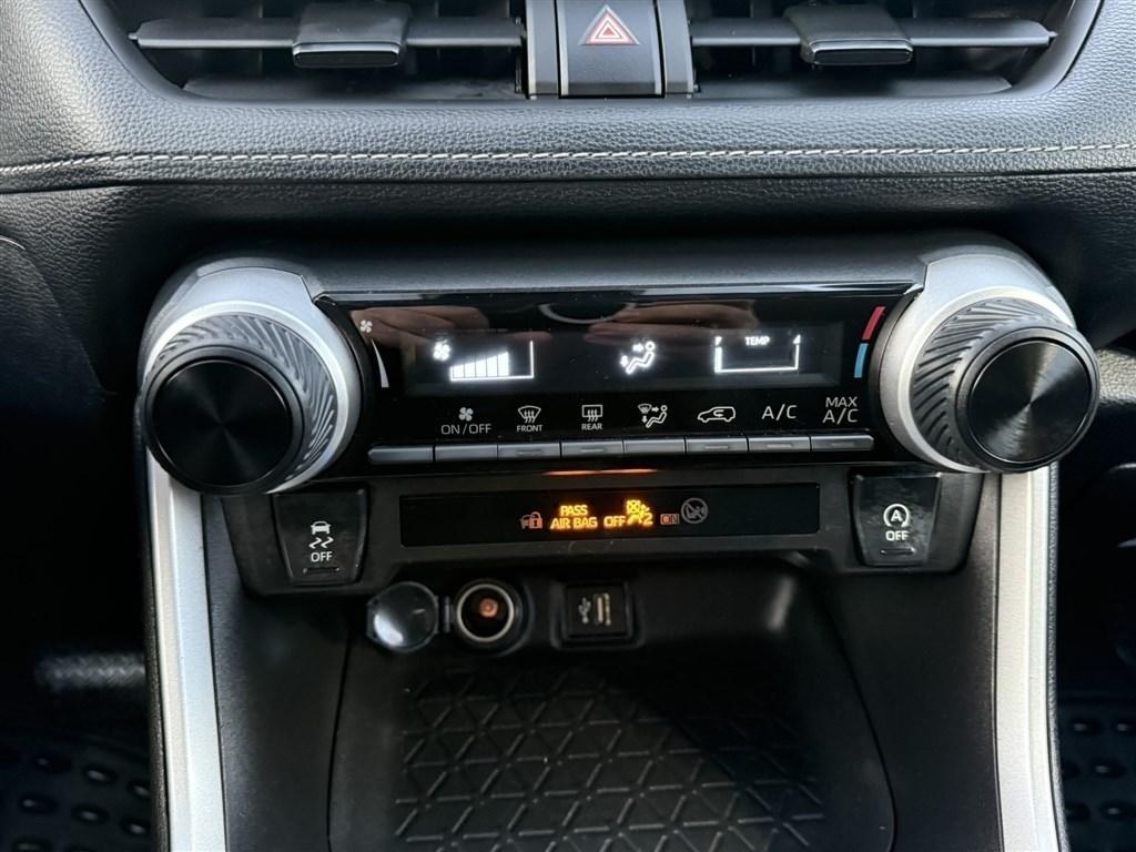 Toyota RAV4 LE AWD 2024