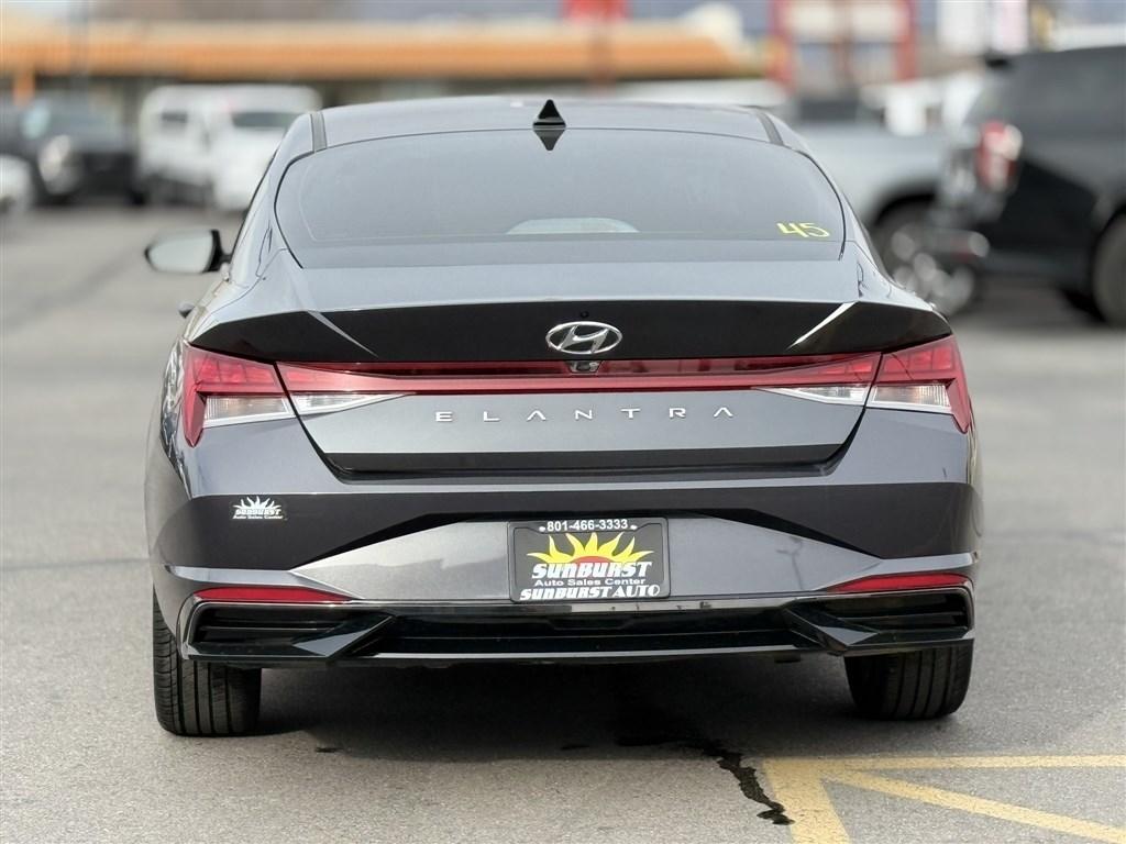 Hyundai Elantra SEL IVT 2022