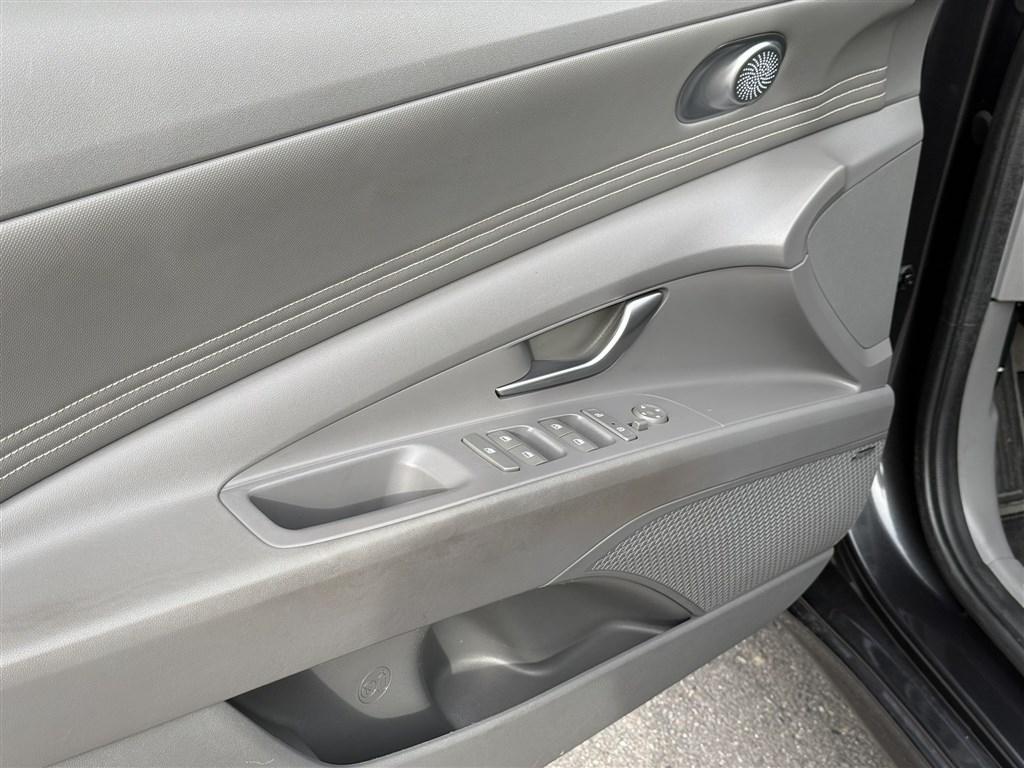 Hyundai Elantra SEL IVT 2022