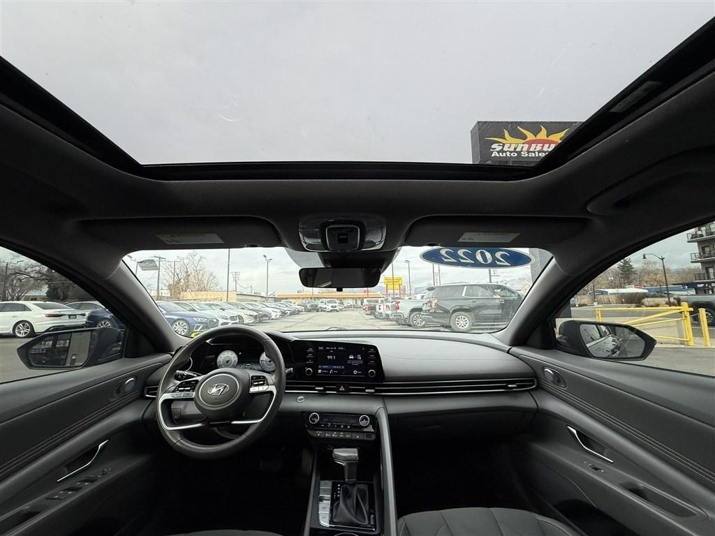 Hyundai Elantra SEL IVT 2022