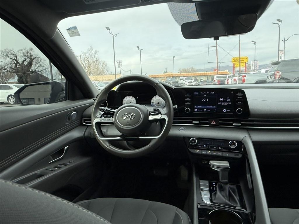 Hyundai Elantra SEL IVT 2022