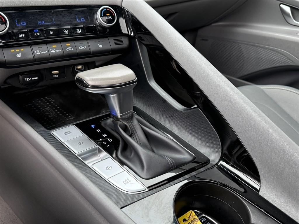 Hyundai Elantra SEL IVT 2022