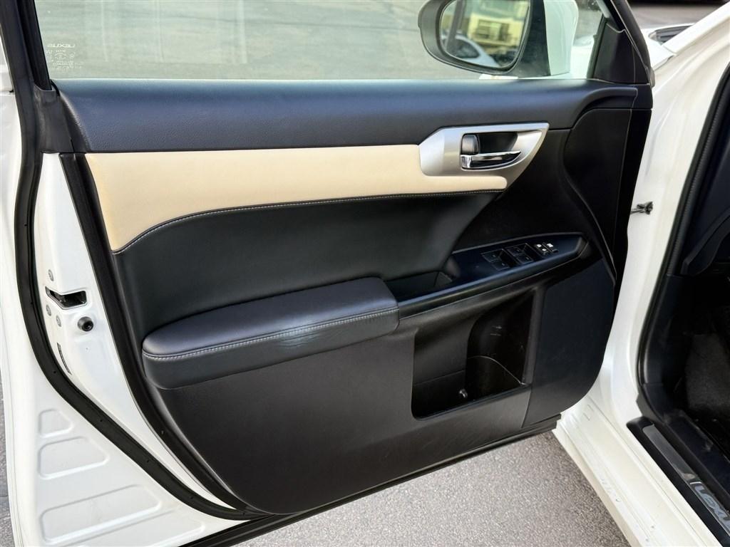 Lexus CT 200h Hybrid 2016