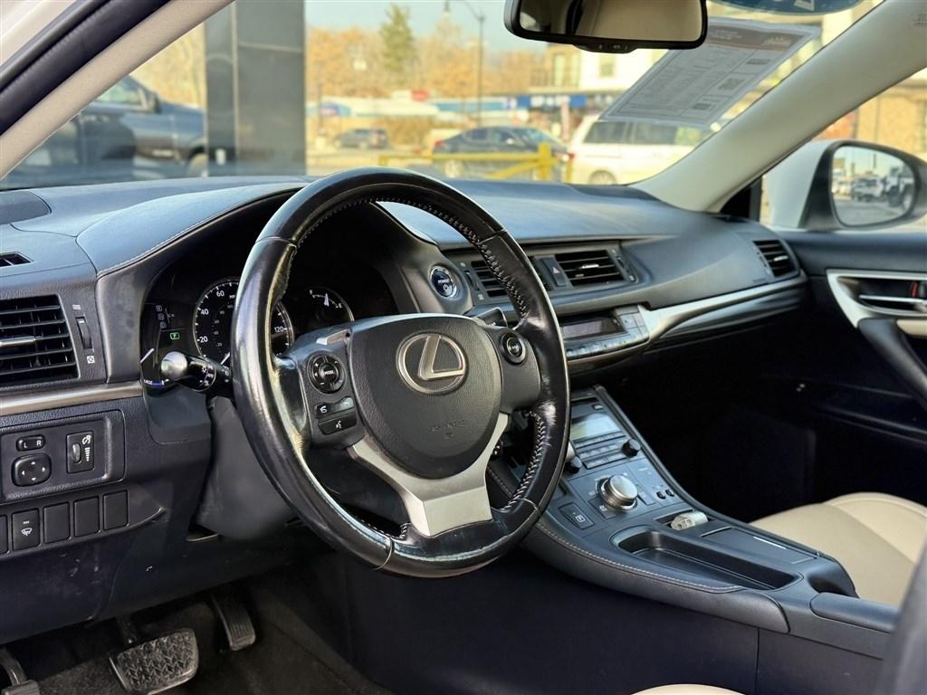 Lexus CT 200h Hybrid 2016
