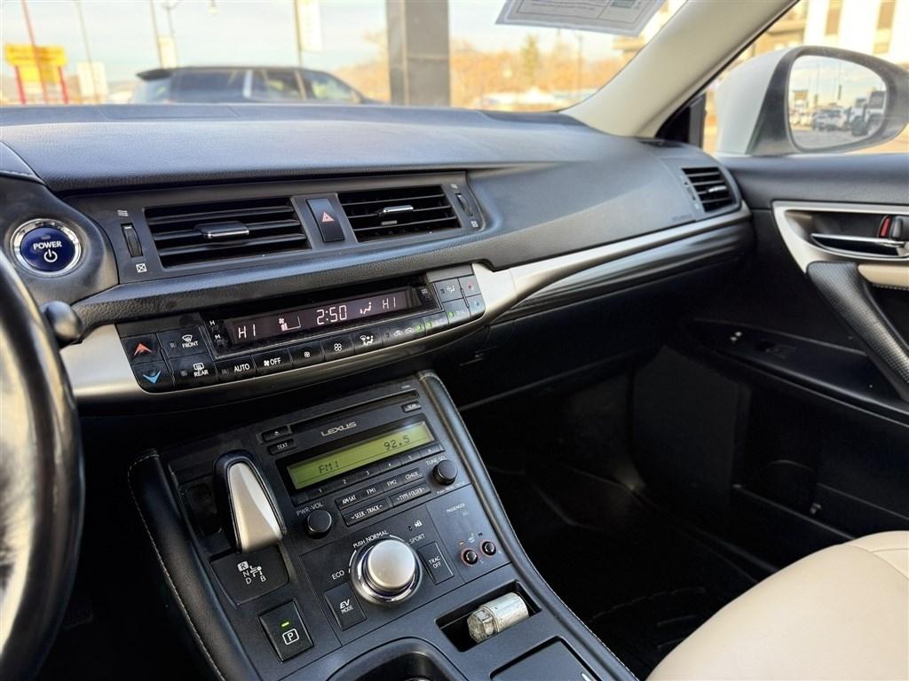 Lexus CT 200h Hybrid 2016