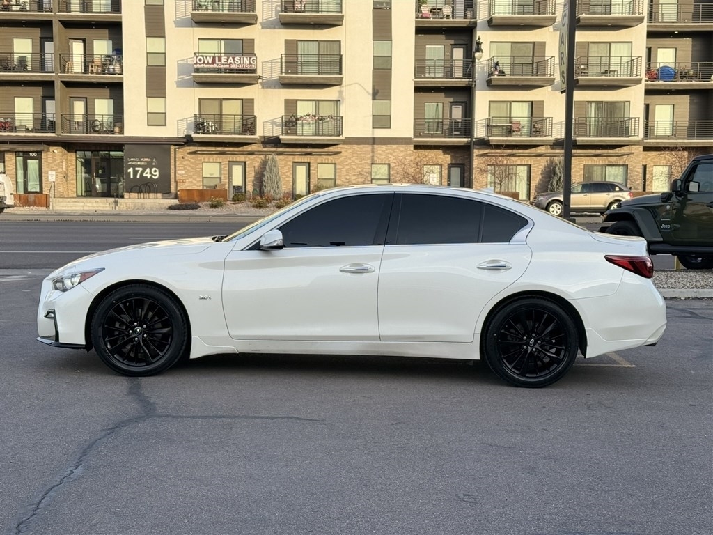 Infiniti Q50 3.0t LUXE AWD 2020