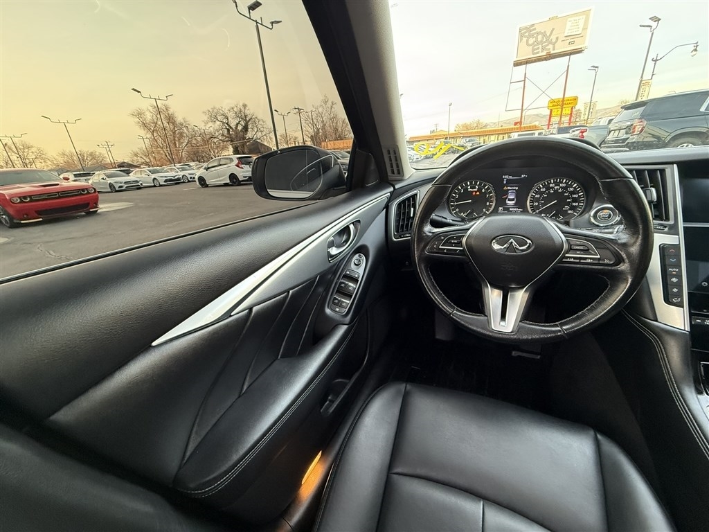 Infiniti Q50 3.0t LUXE AWD 2020