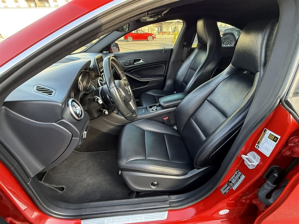 Mercedes-Benz CLA-Class 4dr Sdn CLA 250 FWD 2014