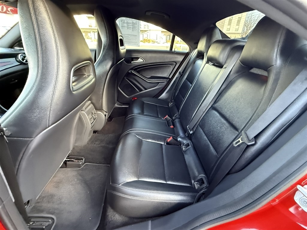 Mercedes-Benz CLA-Class 4dr Sdn CLA 250 FWD 2014