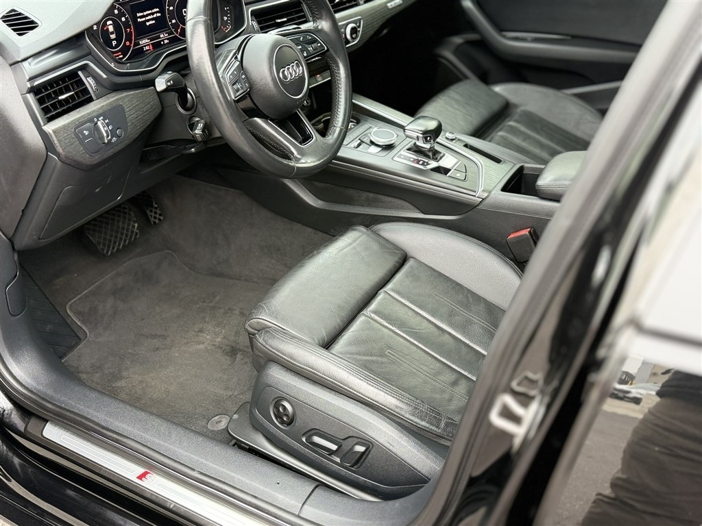 Audi A4 2.0 TFSI Tech Premium Plus S Tronic quattro AWD 2018