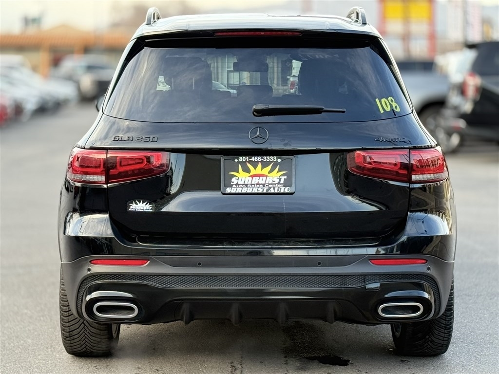 Mercedes-Benz GLB GLB 250 4MATIC SUV 2022