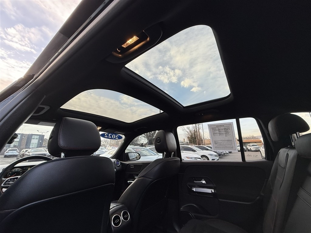 Mercedes-Benz GLB GLB 250 4MATIC SUV 2022