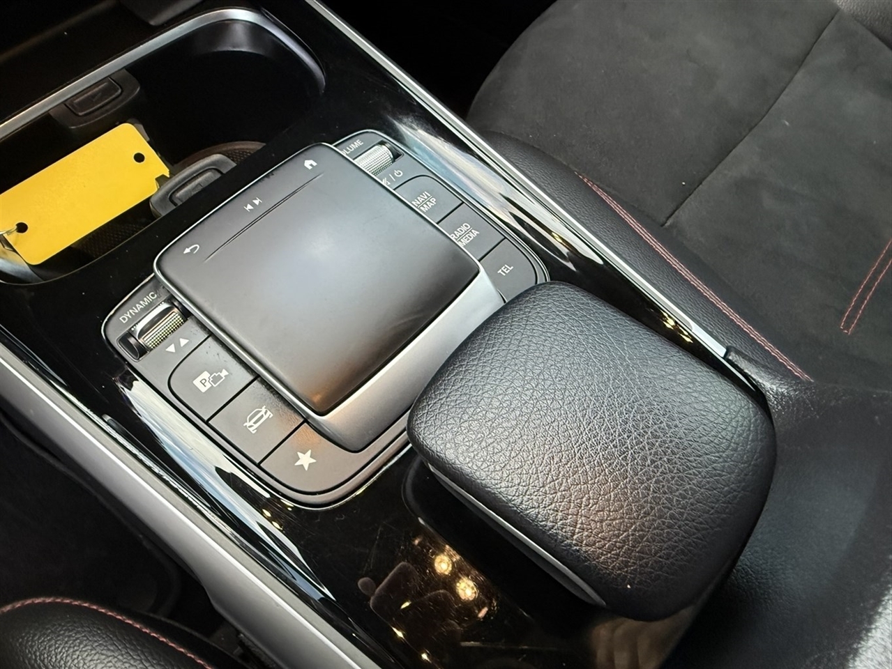 Mercedes-Benz GLB GLB 250 4MATIC SUV 2022