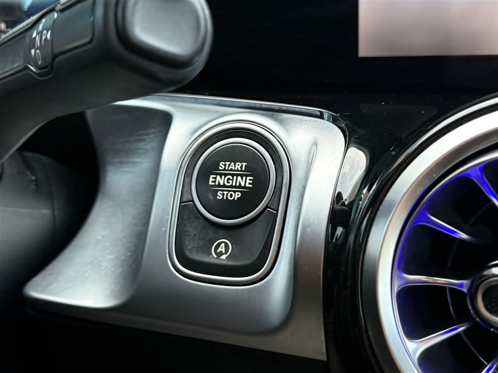 Mercedes-Benz GLB GLB 250 4MATIC SUV 2022