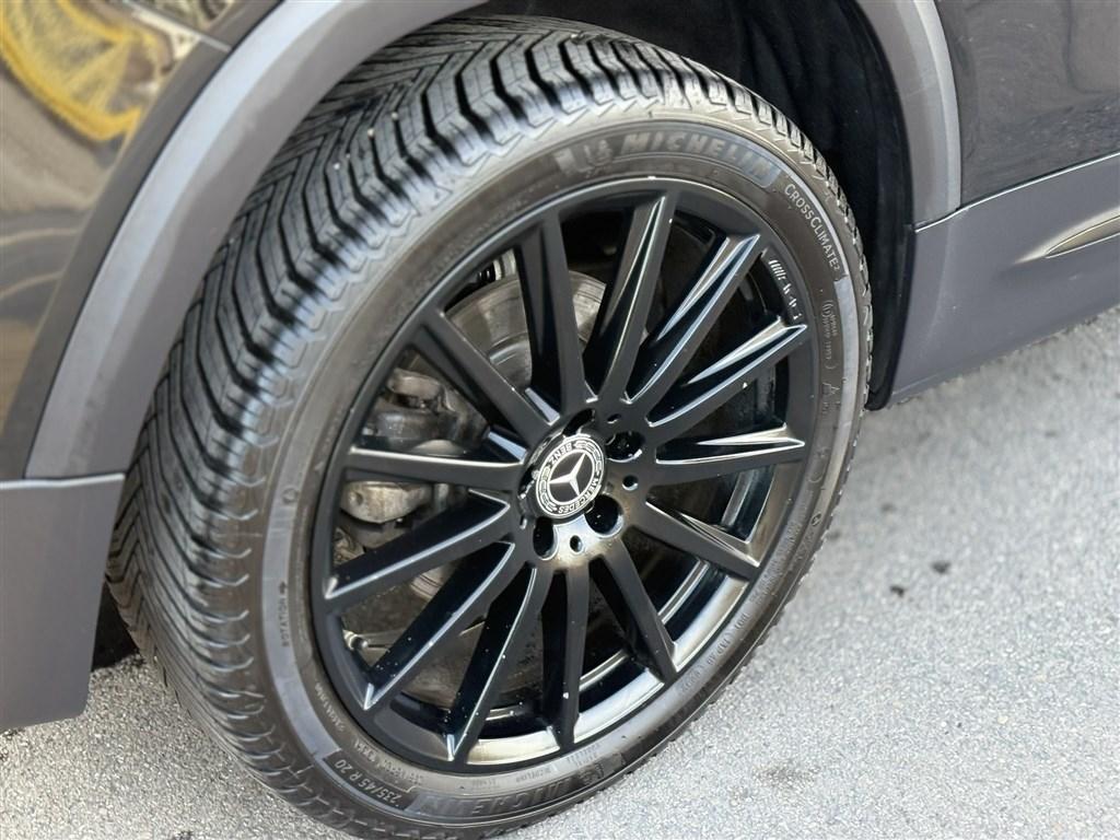 Mercedes-Benz GLB GLB 250 4MATIC SUV 2022