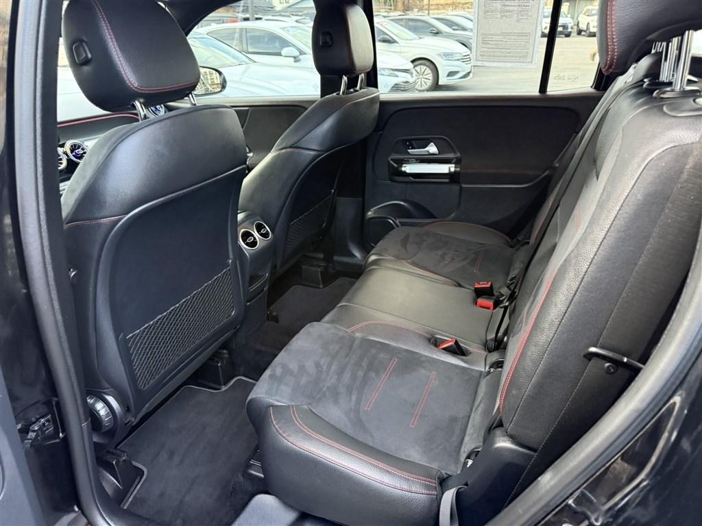 Mercedes-Benz GLB GLB 250 4MATIC SUV 2022