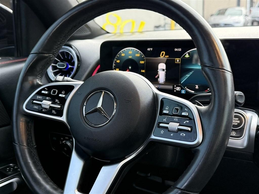 Mercedes-Benz GLB GLB 250 4MATIC SUV 2022