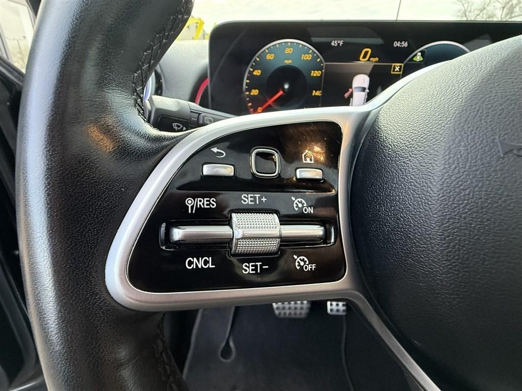 Mercedes-Benz GLB GLB 250 4MATIC SUV 2022