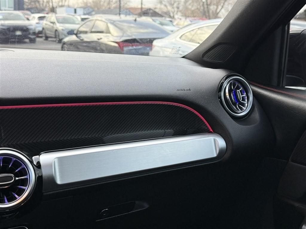 Mercedes-Benz GLB GLB 250 4MATIC SUV 2022