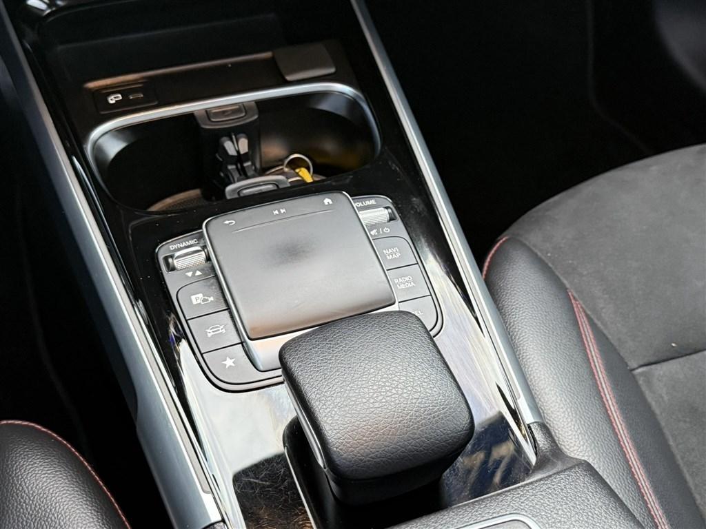 Mercedes-Benz GLB GLB 250 4MATIC SUV 2022